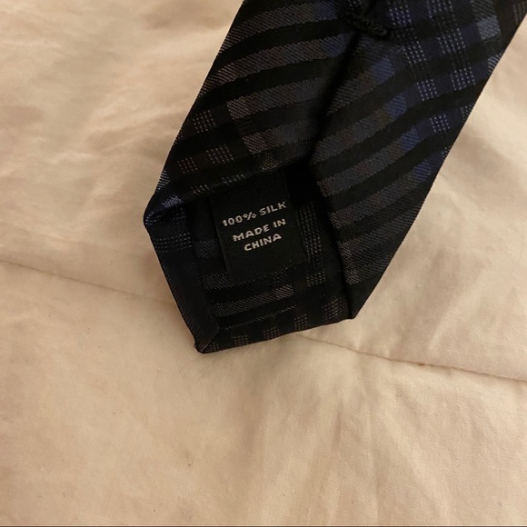 Bundle 3 ties for $10 - any ties - 
Kenneth Cole Awearness Necktie - Picture 5 of 5